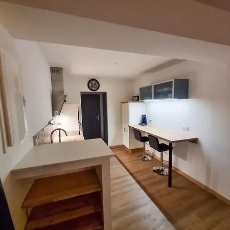 Maison 700M Du Centre-Ville Auxerre Buitenkant foto